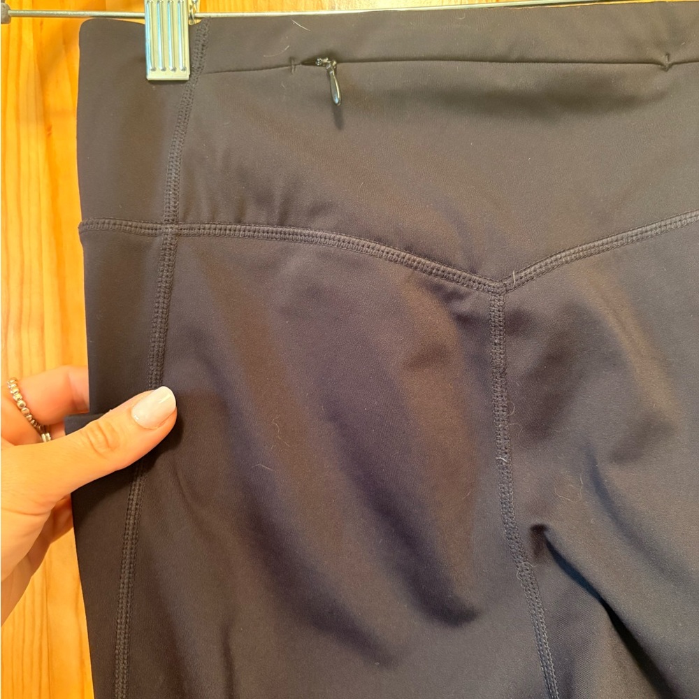 Fabletics Black High-Waist Leggings with Side Pockets - Picture 3 of 5